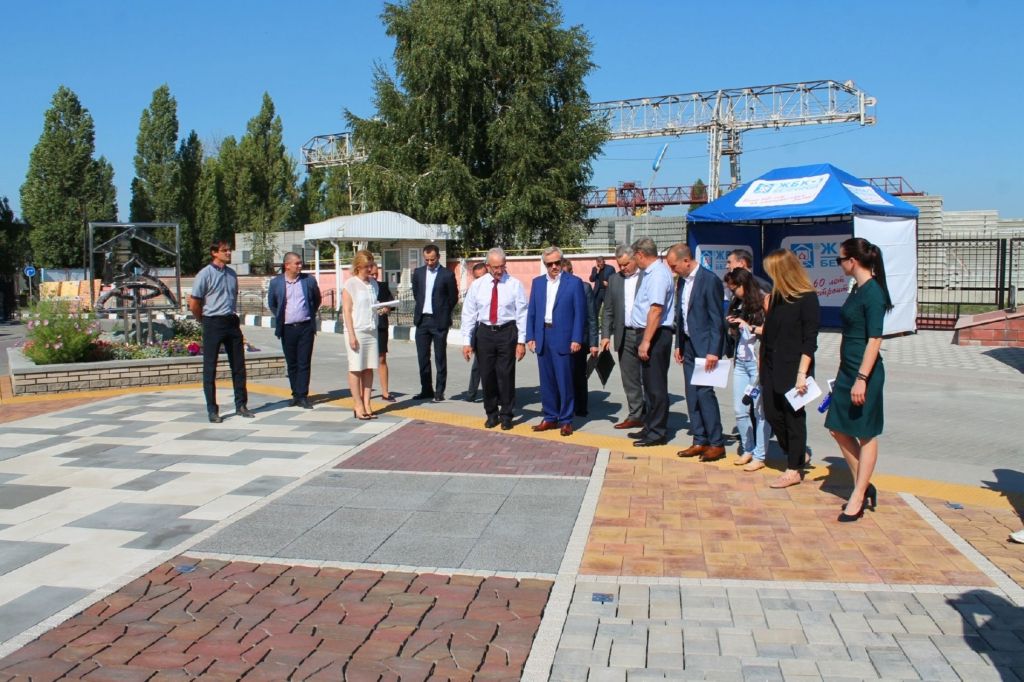 Губернатор Белгородской области Евгений Савченко посетил Завод ЖБК-1