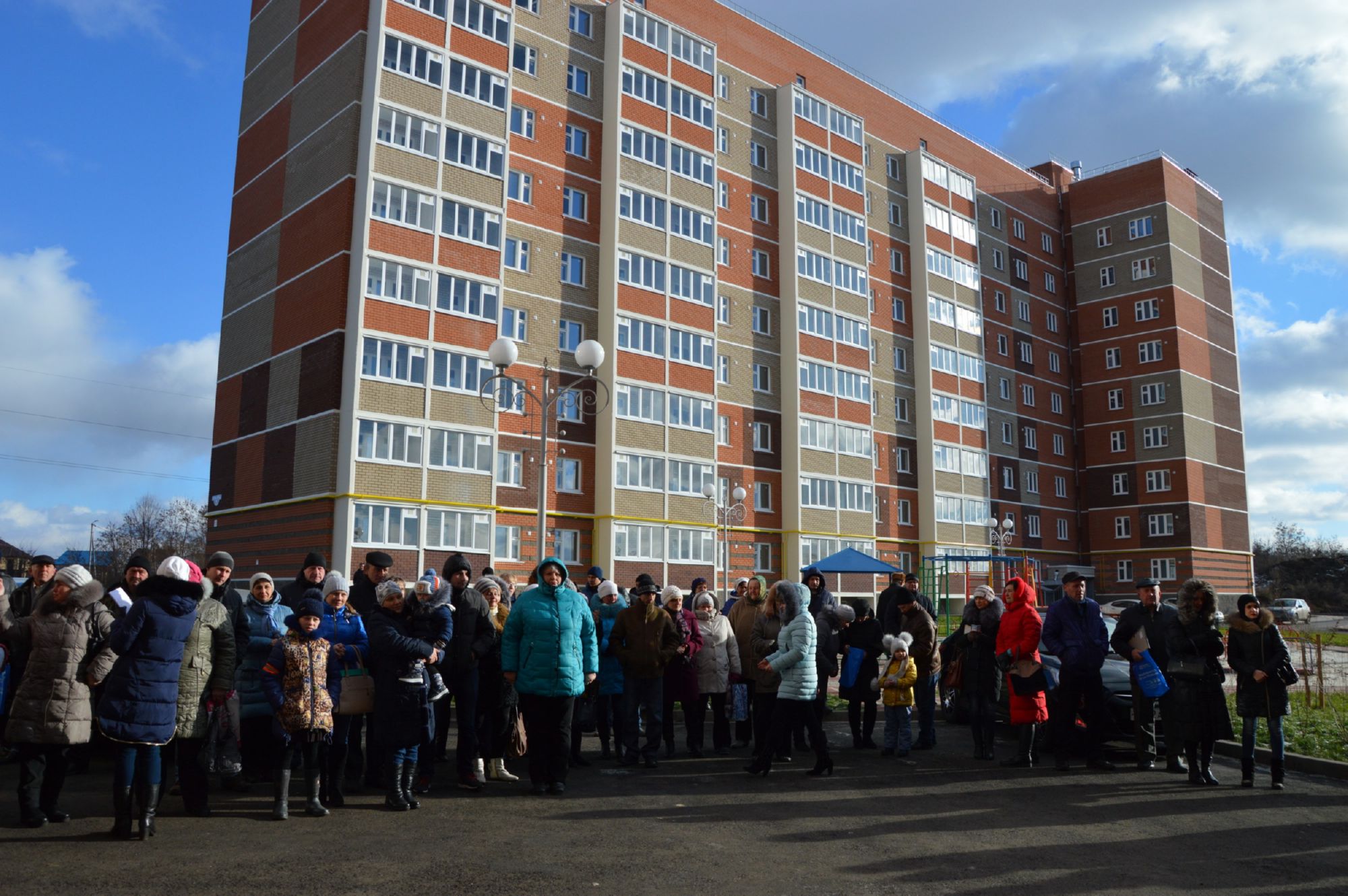 73 семьи переселились из аварийного жилья в новые уютные квартиры от застройщика ЖБК-1