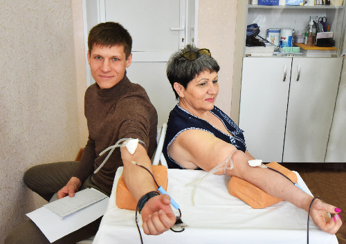 Сотрудники ЖБК-1 сдали кровь в преддверии национального Дня донора