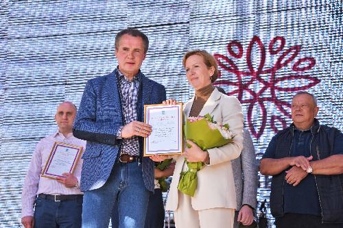 Корпорация ЖБК-1 получила бронзу на цветочном фестивале в Белгороде за композицию «Индустриальный ренессанс»