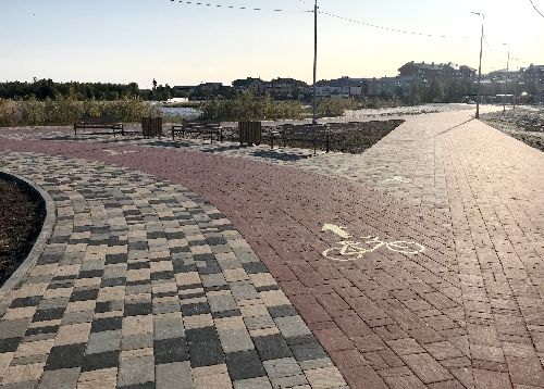 Тротуарной плиткой ЖБК-1 благоустроен Прибрежный парк в г. Тарко-Сале.