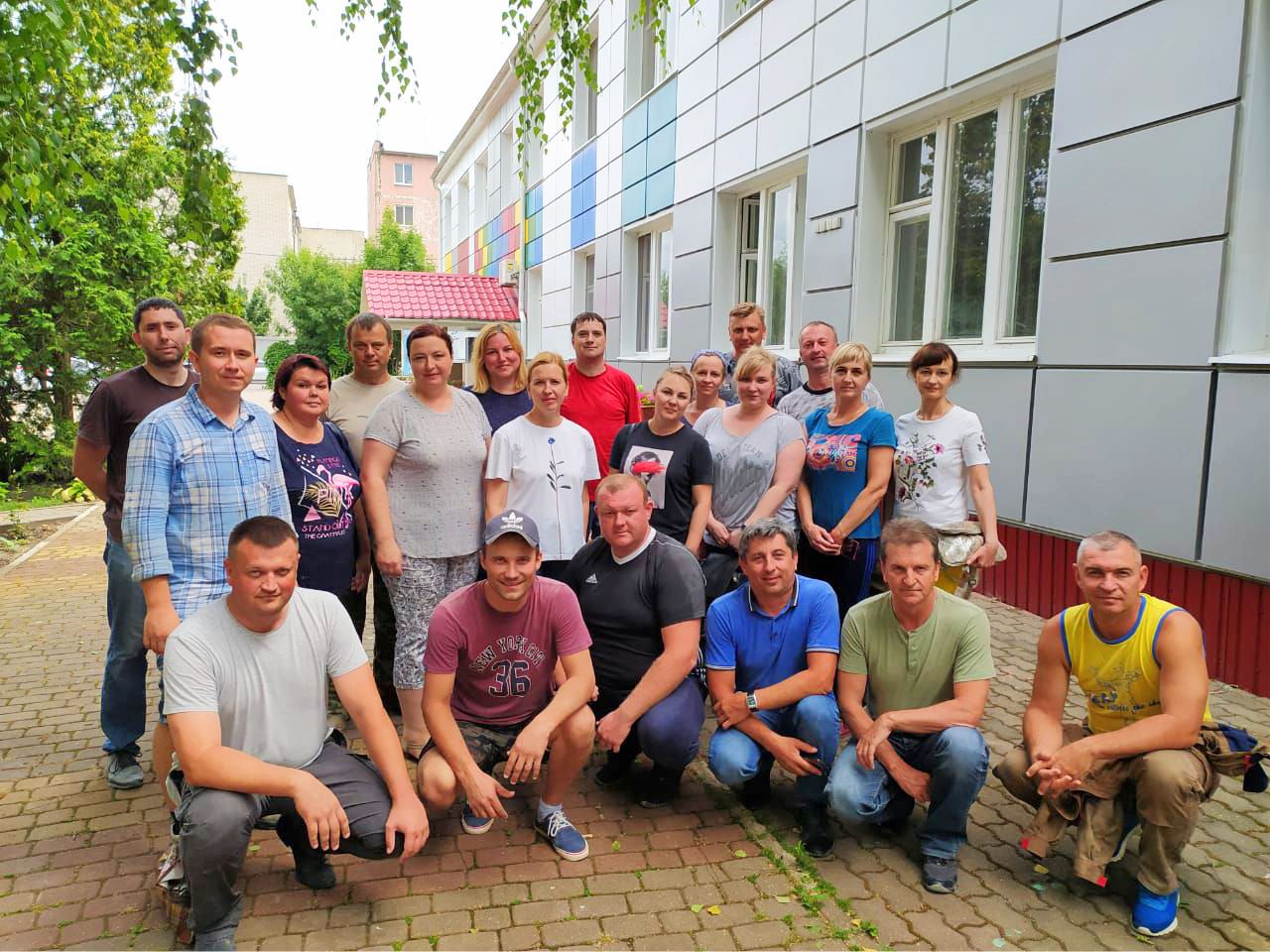 13 июля сотрудниками корпорации ЖБК-1 во главе с генеральным директором Селивановым А.Б. начат ремонт в Разуменском доме детства 