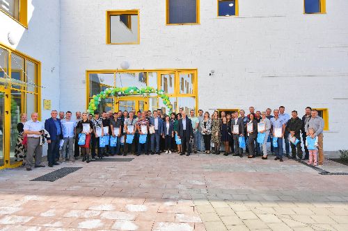 Работники Корпорации ЖБК-1, построившие школу в Крутом Логу, получили награды