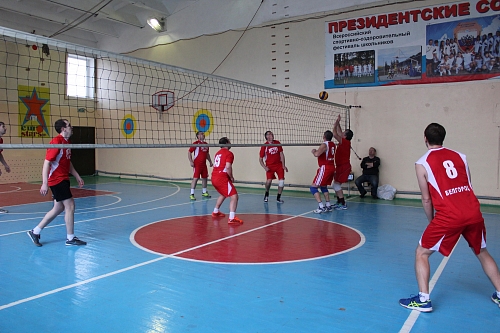 В минувшее воскресенье закончился открытый чемпионат Корпорации ЖБК-1 по волейболу.